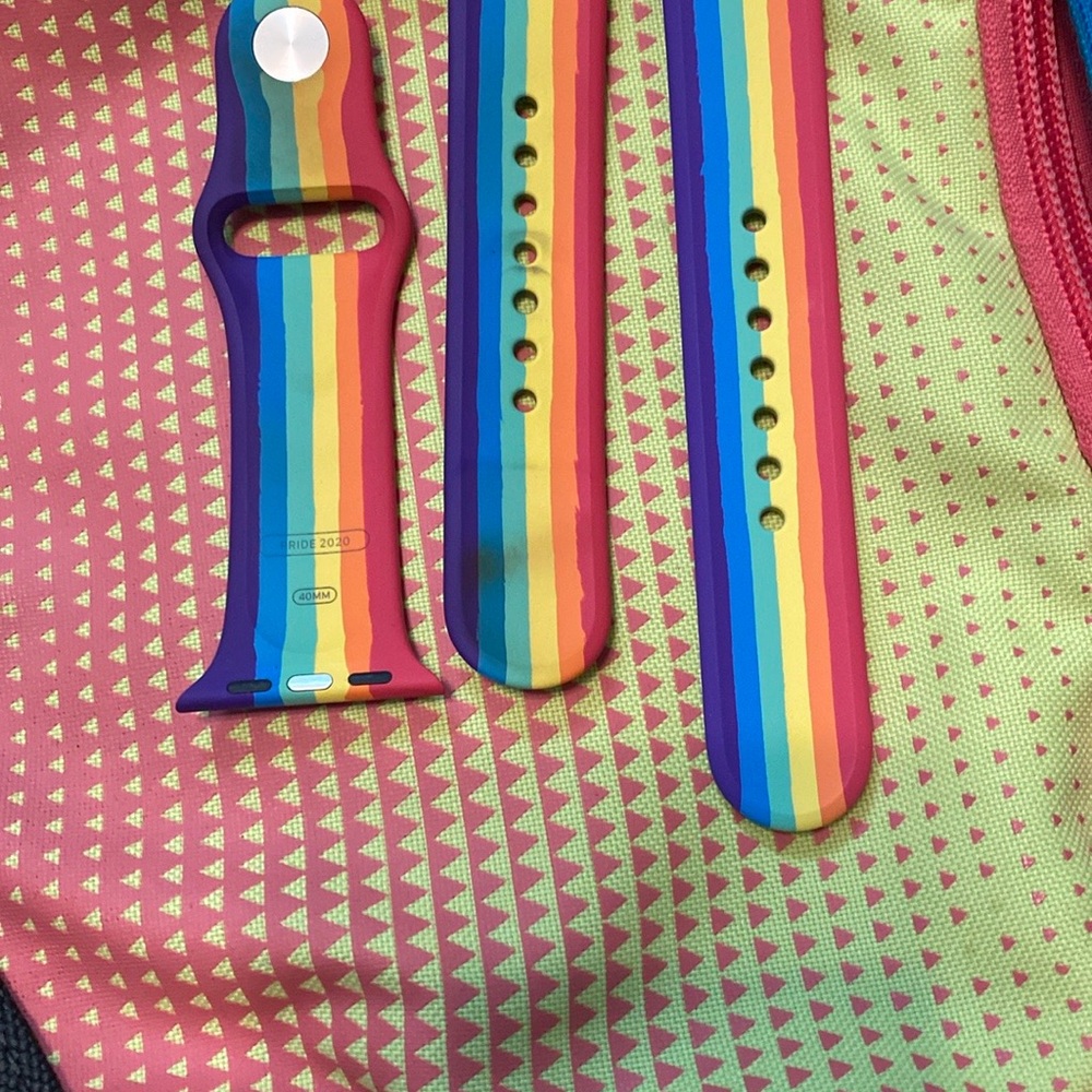 Apple Watch 40mm Sport Band - Pride 2020 Edition - Picture 3 of 3